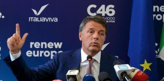 Renzi: “Governo? Indietro. Non marcia su Roma, ma retromarcia sulla Garbatella”
