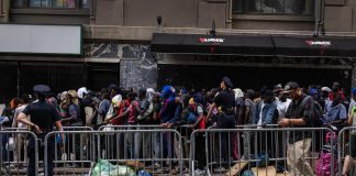 Migranti, Manhattan come Lampedusa: assediata dagli arrivi