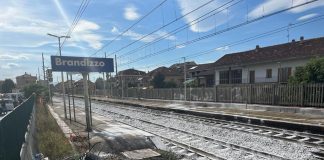Incidente ferroviario Brandizzo, riconoscimento dei corpi ancora in corso