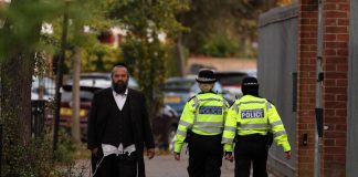 Israele, Londra blindata: chi ha bandiera Hamas viene arrestato