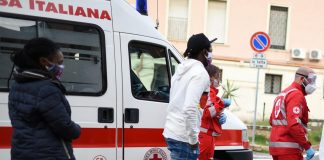 Manovra 2024, extracomunitari dovranno pagare 2mila euro per iscrizione Ssn