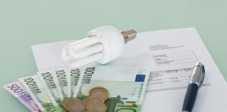 Caro Bollette, autunno da incubo per italiani: ecco i possibili rincari