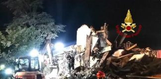 Esplosione in palazzina a Ferrara, un morto e un disperso – Video