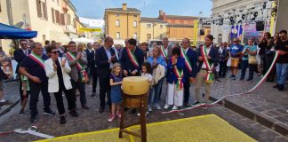 Il Grana dei Prati stabili punta sui giovani, a Goito la forma diventa il simbolico passaggio del testimone