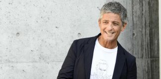 ‘Viva Rai2’, Fiorello su cantiere nuova location: il balletto degli operai – Video