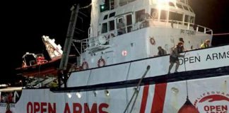 Migranti, fermo amministrativo e multa per Open Arms