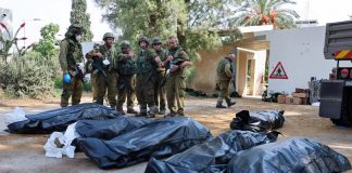 Israele-Hamas, orrore a Kfar Aza: uccisi 40 bimbi e neonati, alcuni decapitati