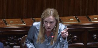 Giorgia Meloni punge Conte, è botta risposta alla Camera