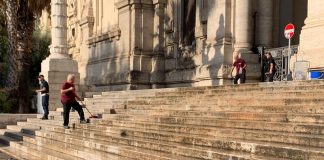 Roma, corteo ‘Fridays for Future’: imbrattate scale ministero Istruzione