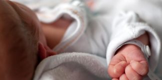 Bimba di 2 mesi muore in ospedale per una bronchiolite