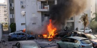 Attacco Israele, parroco Gaza offre rifugio in parrocchia
