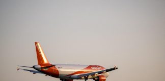 Volo EasyJet cancellato a causa di un ‘incidente’ in bagno