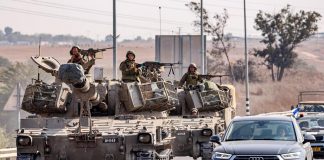 Israele, attacco avanza: “Soldati a Gaza City”. Nuovo raid su campo profughi