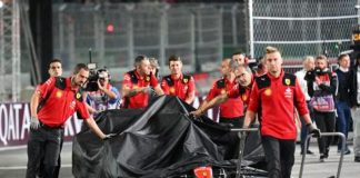 Ferrari di Sainz distrutta da un tombino a Las Vegas: “Inaccettabile” – Video