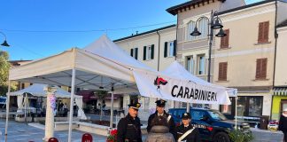 Violenza sulle donne: a Suzzara gazebo informativo dei carabinieri