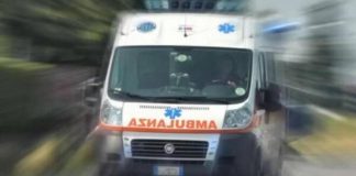 Incidente Roma, scontro auto-scooter a Ardea: morto un giovane, grave 14enne