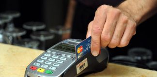 Indagine Altroconsumo, in metà dei tabaccai impossibile usare carte o bancomat per pagamenti