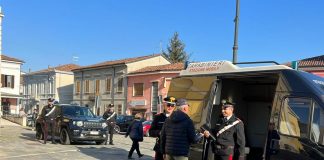 Suzzara, i carabinieri incontrano i cittadini al mercato