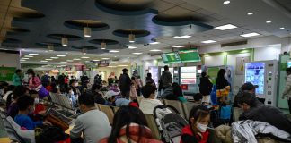 Polmoniti nei bambini in Cina, Pechino rassicura: “Causate da patogeni noti”