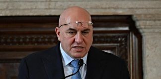 Giustizia, Crosetto: “In missione all’estero, al rientro pronto ad andare in Parlamento”