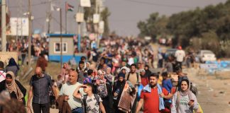 Gaza tra racconto e denuncia, esodo dal nord e rischi in tutta la Striscia