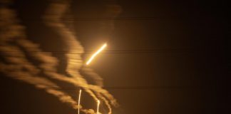 Israele, raid nel sud di Gaza. “26 morti, molti bambini”