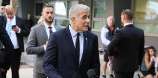 Israele, Lapid attacca: “Estrema destra finanzia coloni mentre soldati rischiano la vita”