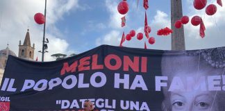 Sciopero generale, slogan e striscioni nella piazza di Roma: “Adesso basta”