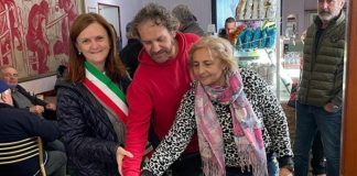 Nuova gestione per il bar di Nuvolato: taglio del nastro col sindaco Dall’Oglio