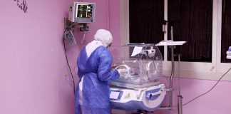 Uganda, 70enne partorisce due gemelli