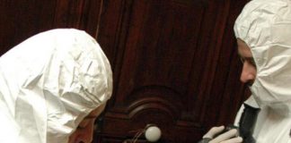 Firenze, trovato morto in casa legato e con sacchetto in testa: si indaga per omicidio
