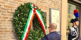 Modena, il ministro della Cultura Sangiuliano depone una corona a memoria di Angelo Fortunato Formiggini
