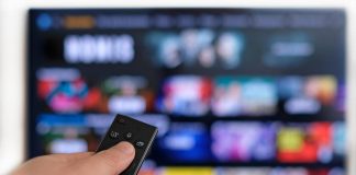 Salotti come cinema, tv sempre più grandi e sempre più smart: ecco il Rapporto Auditel-Censis