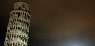 Da Manchester a Pisa per una pizza con i figli: “Più economico che andare a Londra”