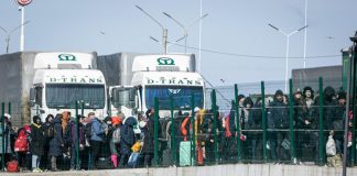 Ucraina, fuga dalla guerra: 20mila scappati all’estero per non combattere