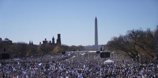 In migliaia alla marcia per Israele a Washington: “No al cessate il fuoco”