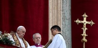 Papa Francesco, appello per Gaza e ostaggi: “Stragi di innocenti, no alle armi”