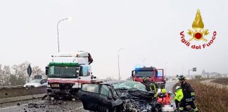 Frontale auto camion sulla tangenziale di Guidizzolo. Muore studente di 22 anni