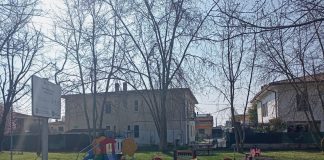 Verifiche per le aree gioco dei bambini a Suzzara in 7 scuole e 10 parchi