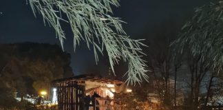 Piubega, il presepe in notturna incanta i visitatori. Domani appuntamento di Capodanno