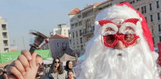 “Credete a Babbo Natale?”, la domanda del maestro scatena una bufera