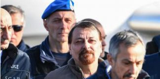 ‘Redenzione’ per Cesare Battisti, no delle famiglie delle vittime all’incontro