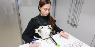 Controllare braccio robotico con il respiro, studio su cervello
