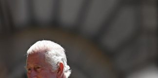 Carlo poco empatico con i sudditi più giovani, ecco le ‘accuse’ di William
