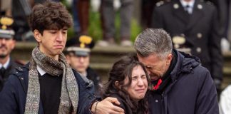 L’addio a Giulia Cecchettin, il papà: “Sia svolta contro la piaga dei femminicidi”