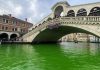 Blitz attivisti Extinction Rebellion, da Venezia a Roma fiumi tinti di verde