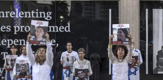 Israele-Hamas, alta tensione su ostaggi ma Netanyahu tira dritto: “Nulla ci fermerà”