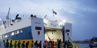 Ue, accordo su Patto migranti e asilo: impronte digitali a bimbi da 6 anni in su