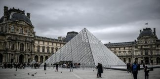 Louvre, il costo del biglietto aumenterà di 5 euro