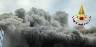 Roma, vasto incendio in impianto rifiuti a Malagrotta